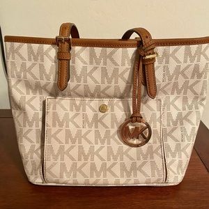 Micheal Kors Purse